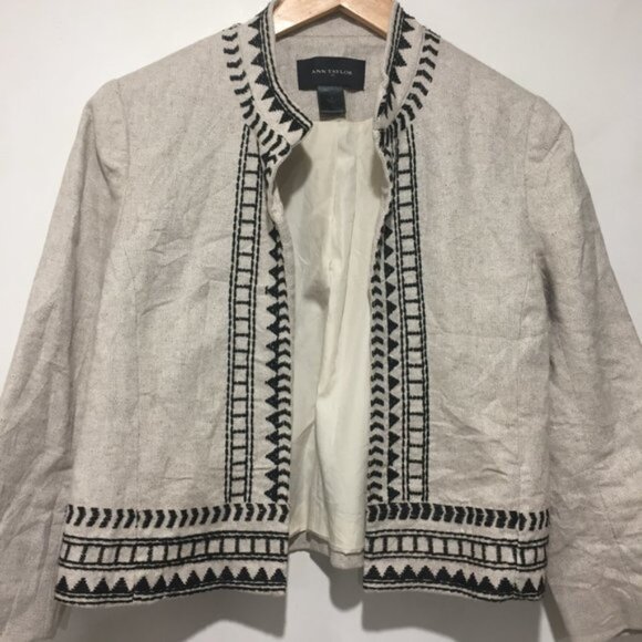 Jackets & Blazers - ANN TAYLOR CROPPED OPEN FRONT BLAZERS SIZE 6